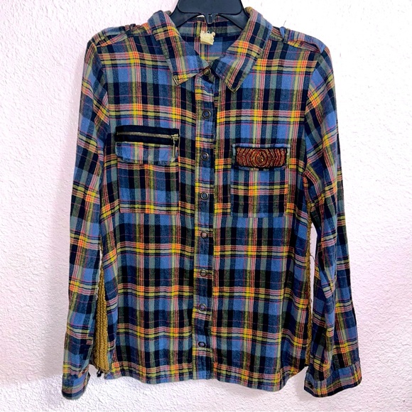 gimmicks by BKE Tops - Gimmicks By BKE Women’s Medium Flannel Long Sleeved Shirt